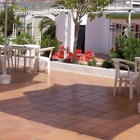 Hotel Ele La Perla